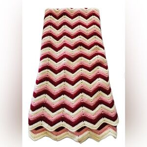 Chevron Knit Blanket in Red, Pink, white Granny Knit blanket Crochet blanket